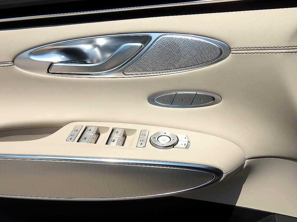 Genesis GV70 - Vista 11