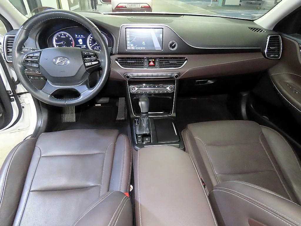 HYUNDAI Grandeur - Vista 10