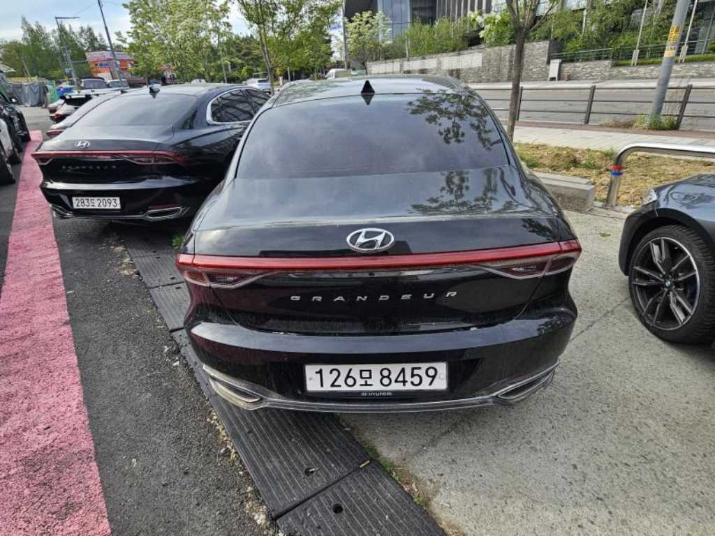 HYUNDAI Grandeur - Vista 4