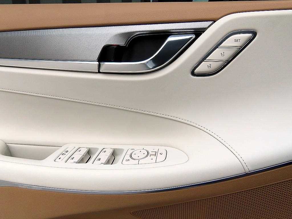 HYUNDAI Grandeur - Vista 12