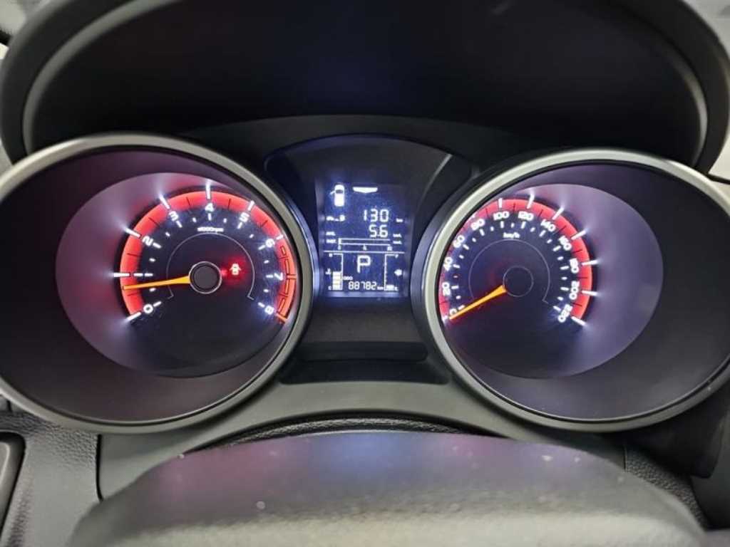 Ssangyong Tivoli - Vista 6