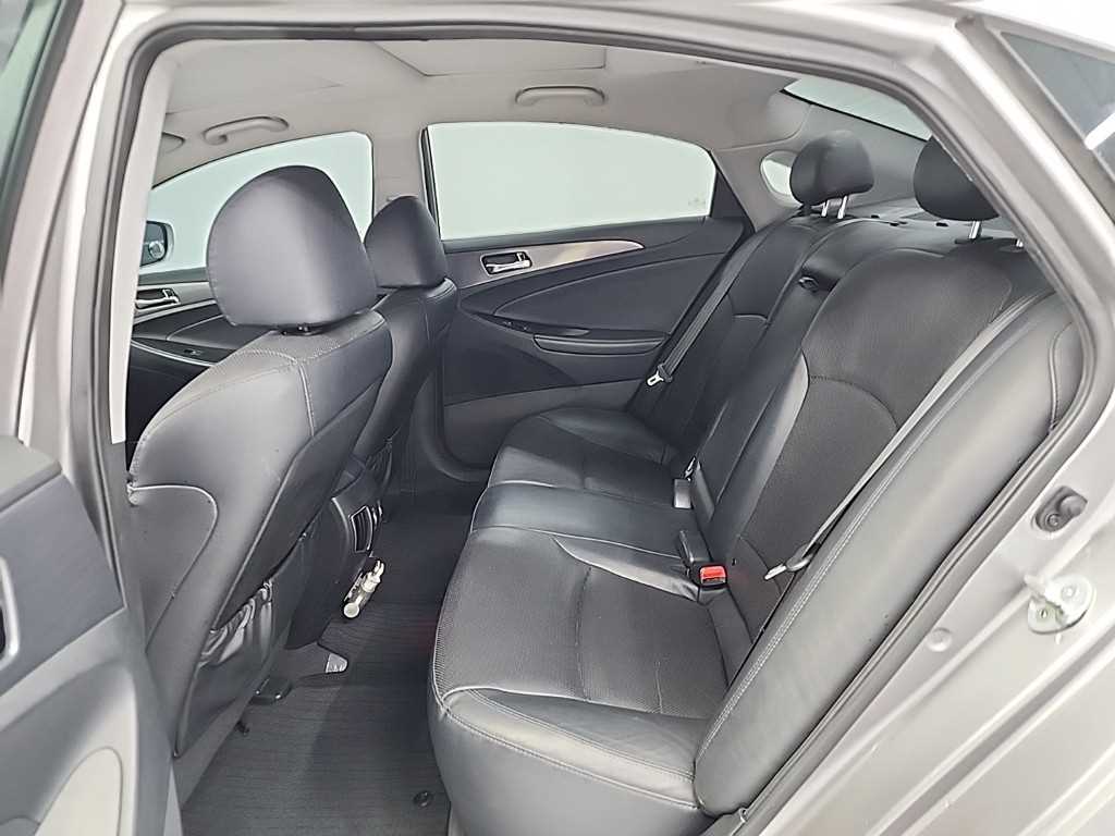 HYUNDAI Sonata - Vista 12