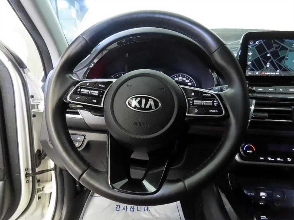 KIA Seltos - Vista 8