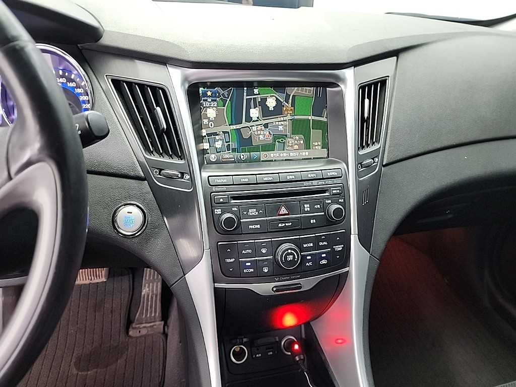 HYUNDAI Sonata - Vista 10