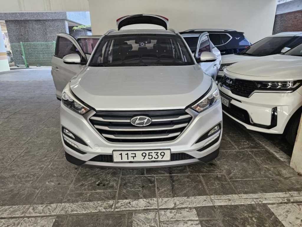 HYUNDAI Tucson 2016 Gris - Importación desde Corea - HF Imports Iquique - Foto 1