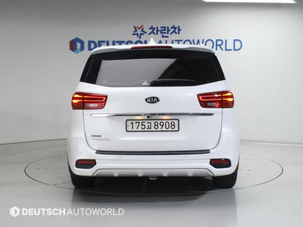 KIA Carnival - Vista 4