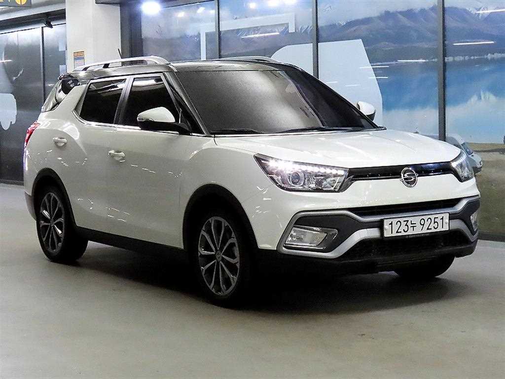 Ssangyong Tivoli 2016 Blanco - Importación desde Corea - HF Imports Iquique - Foto 1
