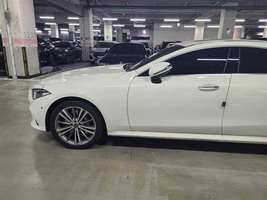 Mercedes Benz CLS Class - Vista 9