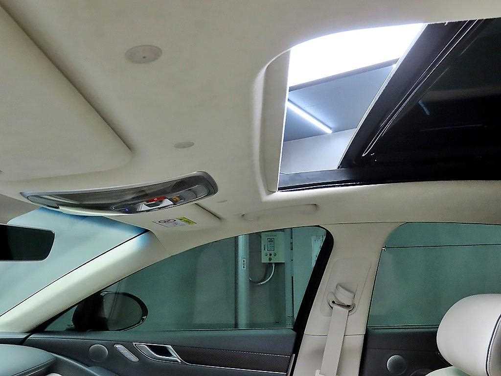 Genesis G80 2025 Negro - Importación desde Corea - HF Imports Iquique - Foto 16