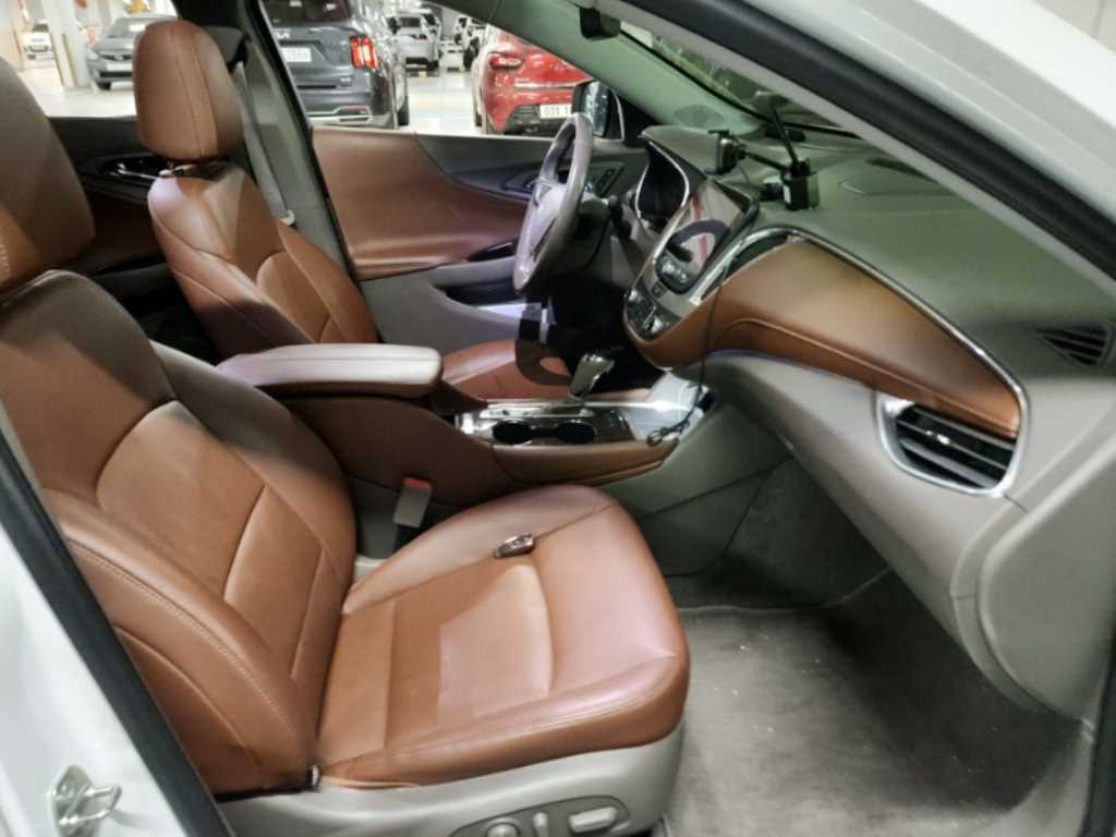 Chevrolet Malibu - Vista 5