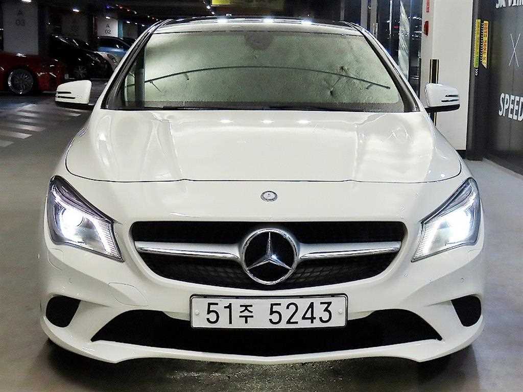 Mercedes Benz CLA Class - Vista 2