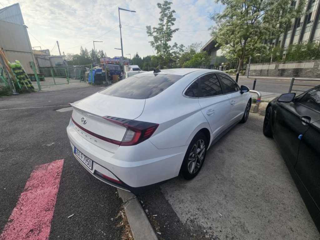 HYUNDAI Sonata - Vista 5