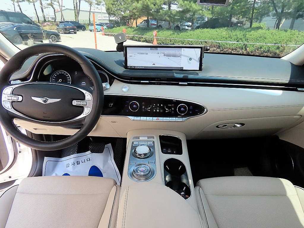 Genesis GV70 - Vista 7