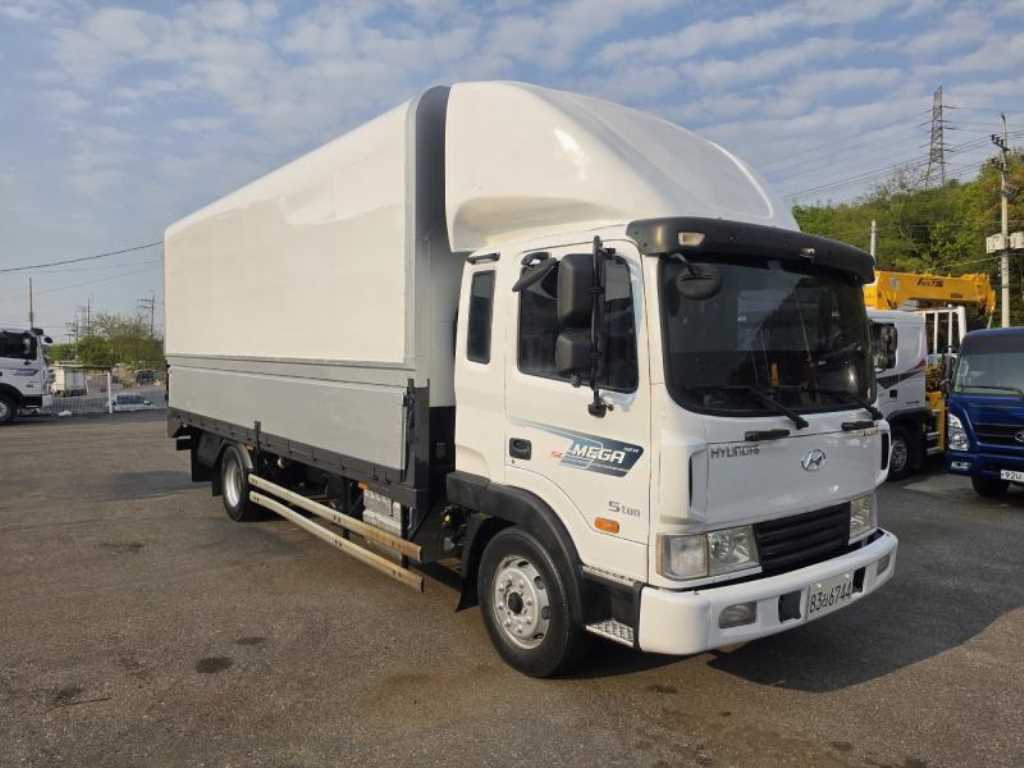 medium and large cargo truck - Vista 7