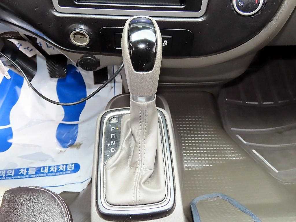 HYUNDAI Porter - Vista 11