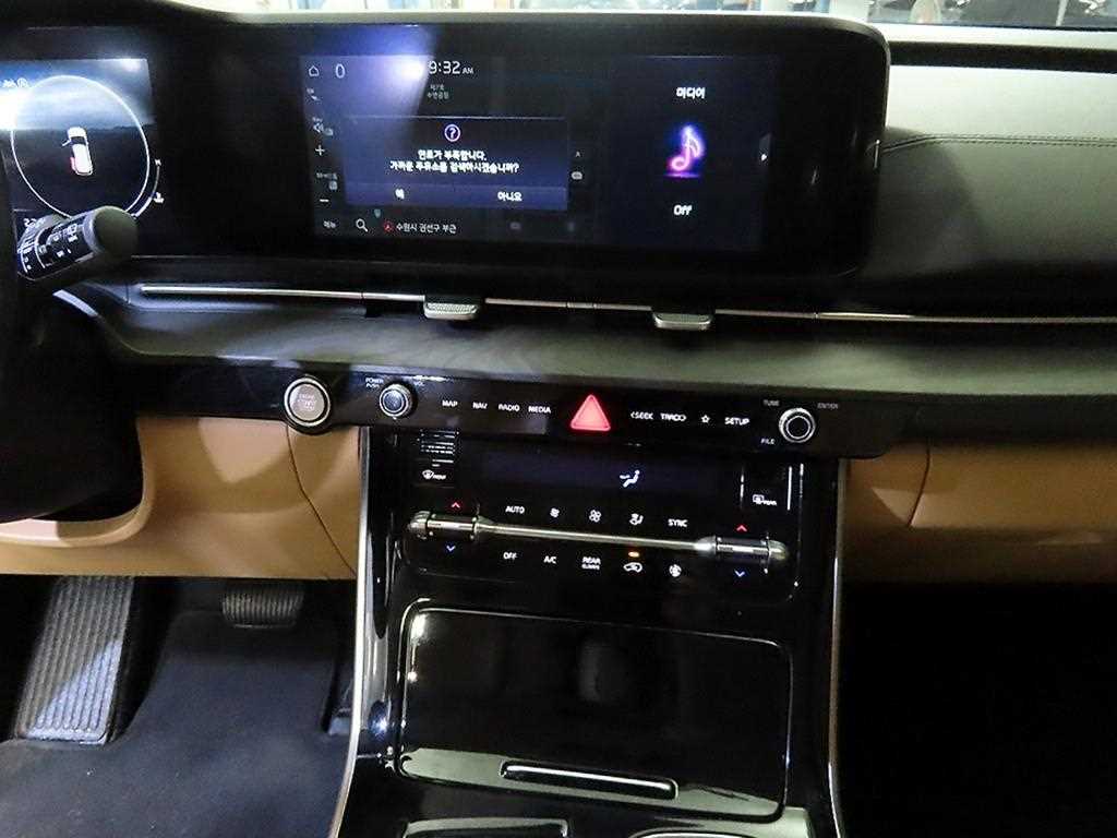 KIA Carnival - Vista 11