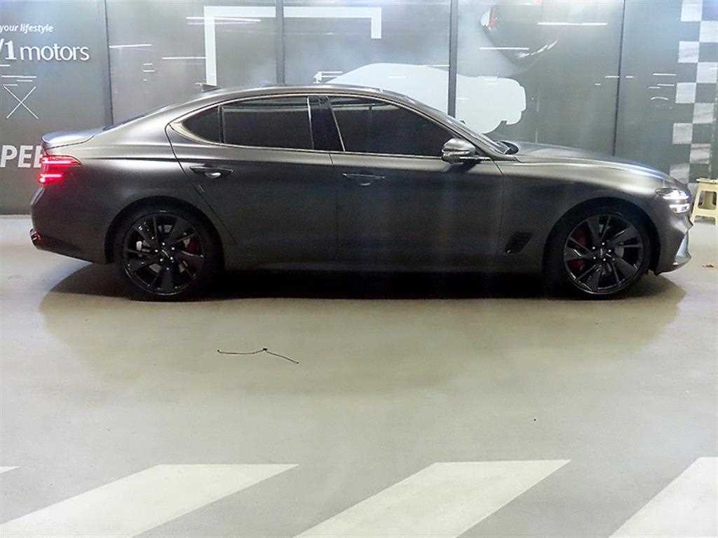 Genesis G70 - Vista 3
