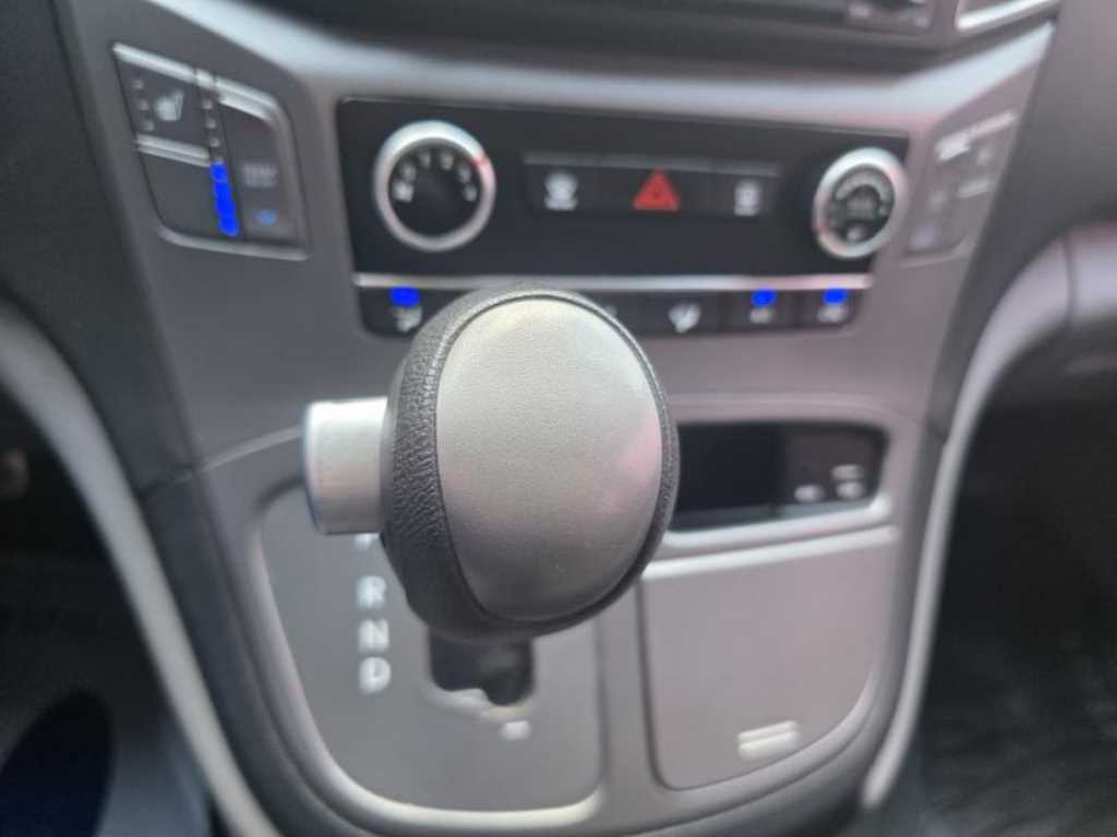 HYUNDAI Starex 2018 Plateado - Importación desde Corea - HF Imports Iquique - Foto 13