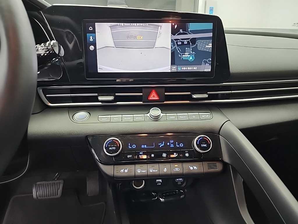 HYUNDAI Avante - Vista 10