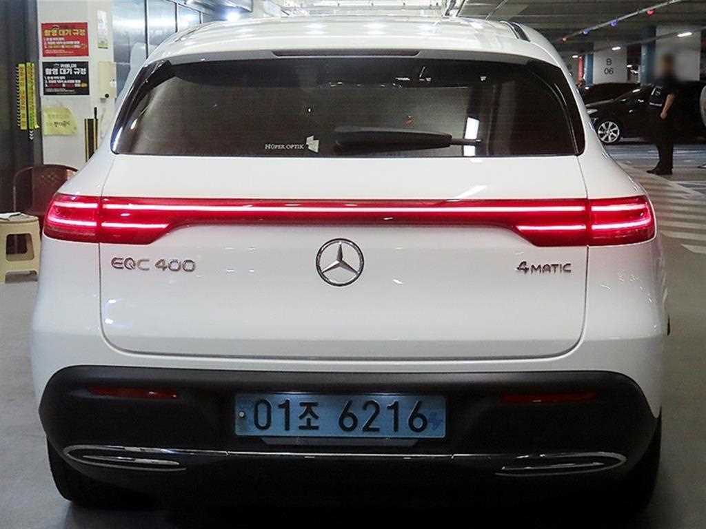 Mercedes Benz EQC - Vista 6