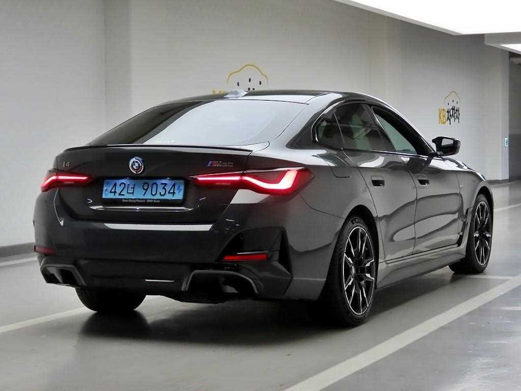 BMW i4 - Vista 4
