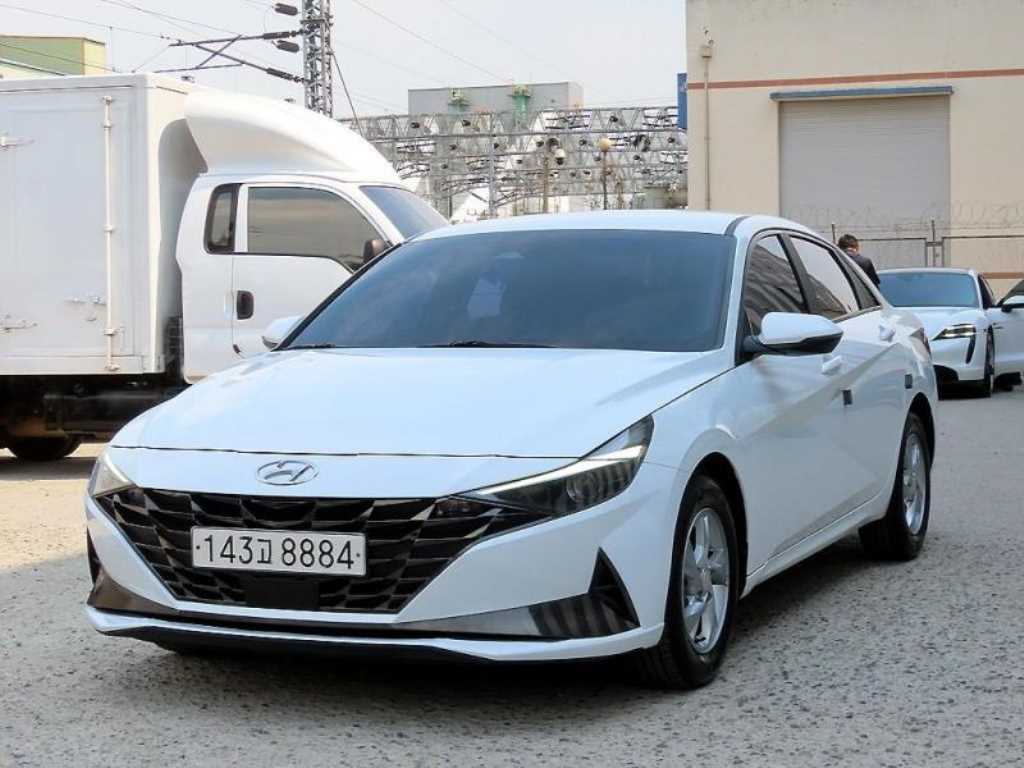 HYUNDAI Avante - Vista 2