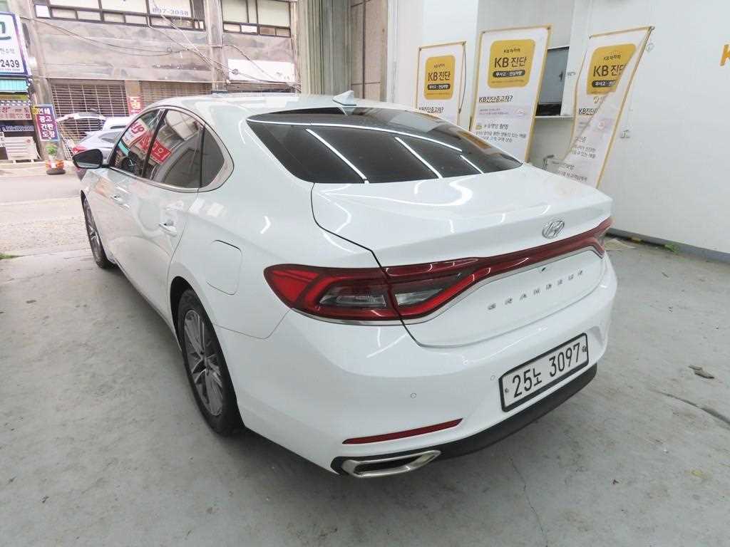 HYUNDAI Grandeur - Vista 4