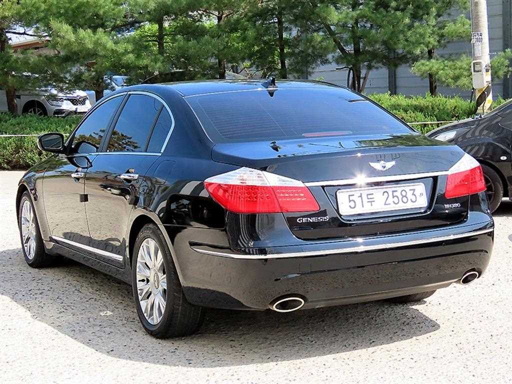 HYUNDAI Genesis - Vista 3