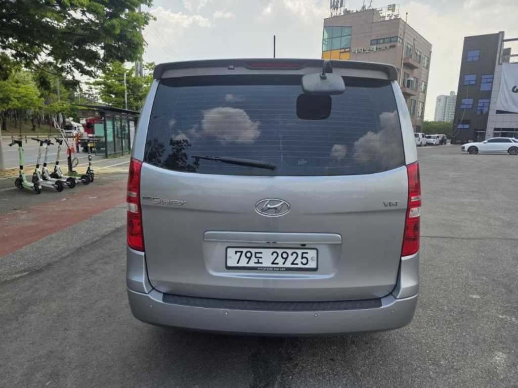 HYUNDAI Starex - Vista 4