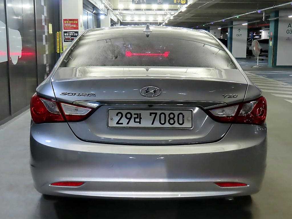 HYUNDAI Sonata - Vista 5
