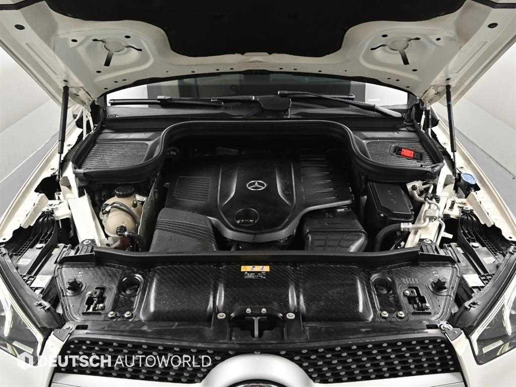 Mercedes Benz GLE Class - Vista 6