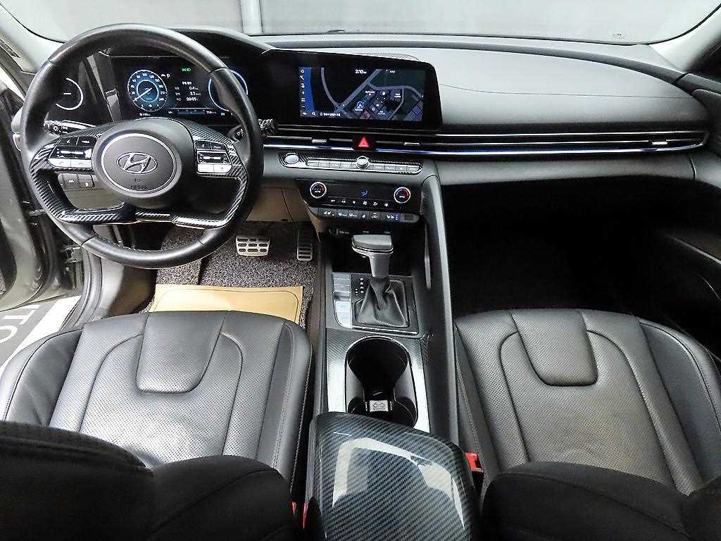 HYUNDAI Avante - Vista 7