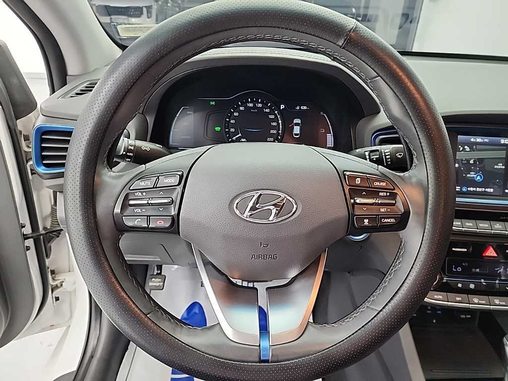 HYUNDAI Ioniq - Vista 9