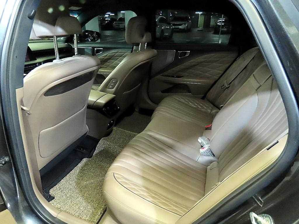 KIA K8 - Vista 7