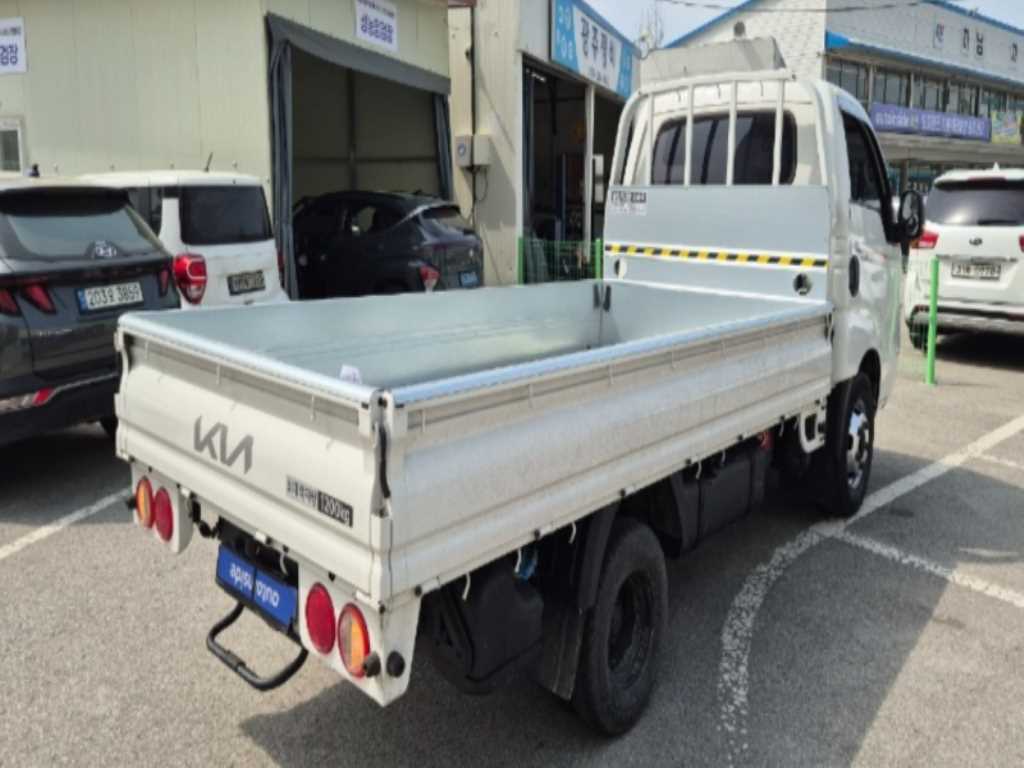 Small Truck Cargo (small) - Vista 4