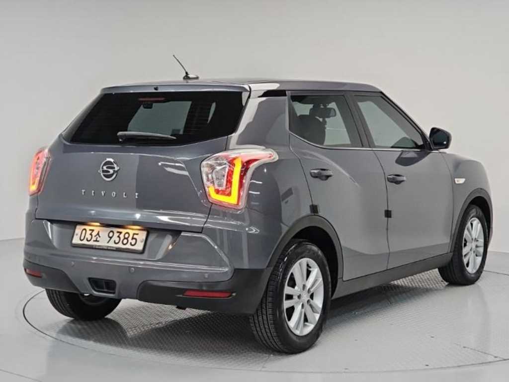 Ssangyong Tivoli - Vista 3