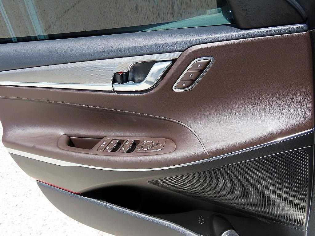 HYUNDAI Grandeur - Vista 11