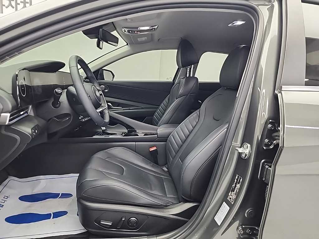 HYUNDAI Avante - Vista 11