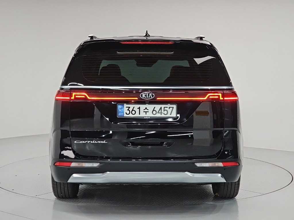 KIA Carnival - Vista 3