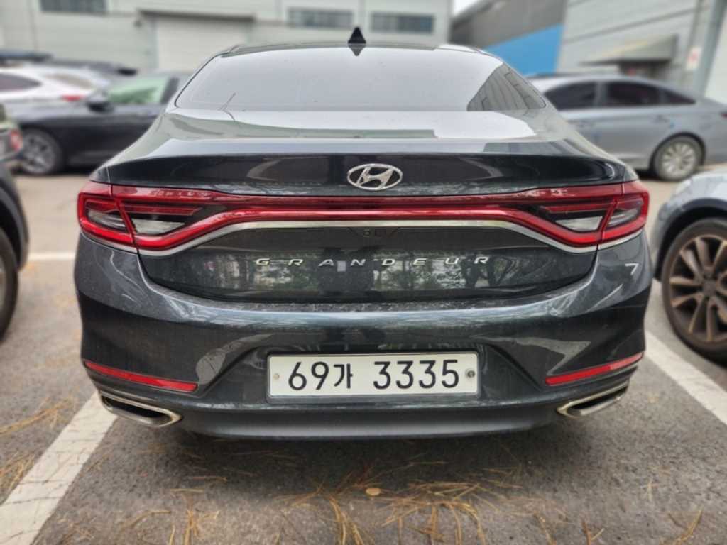 HYUNDAI Grandeur - Vista 2