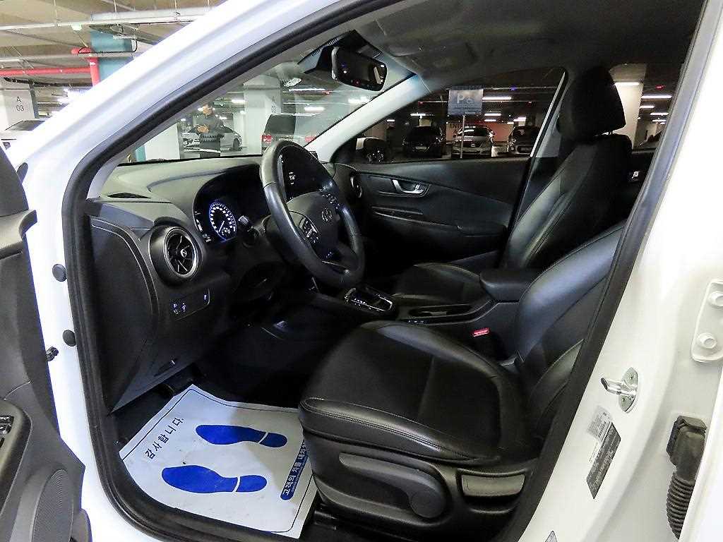 HYUNDAI Kona - Vista 6