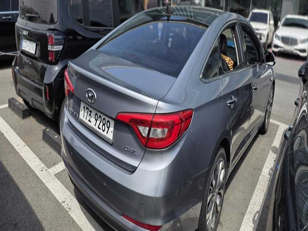 HYUNDAI Sonata - Vista 2