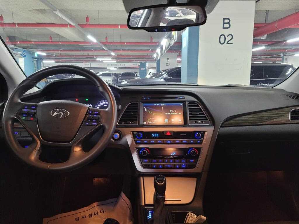 HYUNDAI Sonata - Vista 5