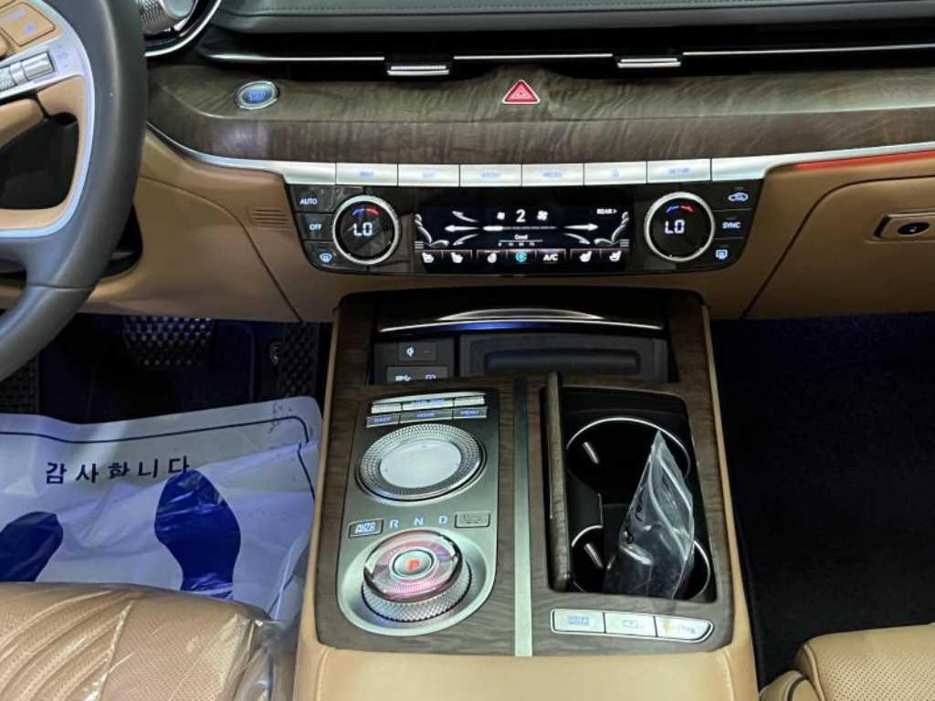 Genesis G80 - Vista 10