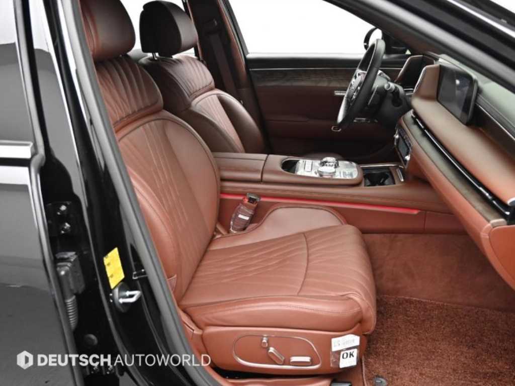 Genesis G90 - Vista 10