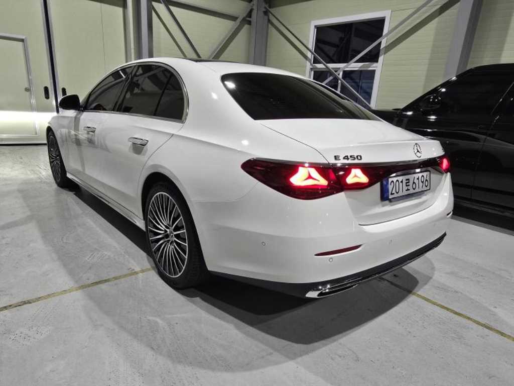 Mercedes Benz E class - Vista 4