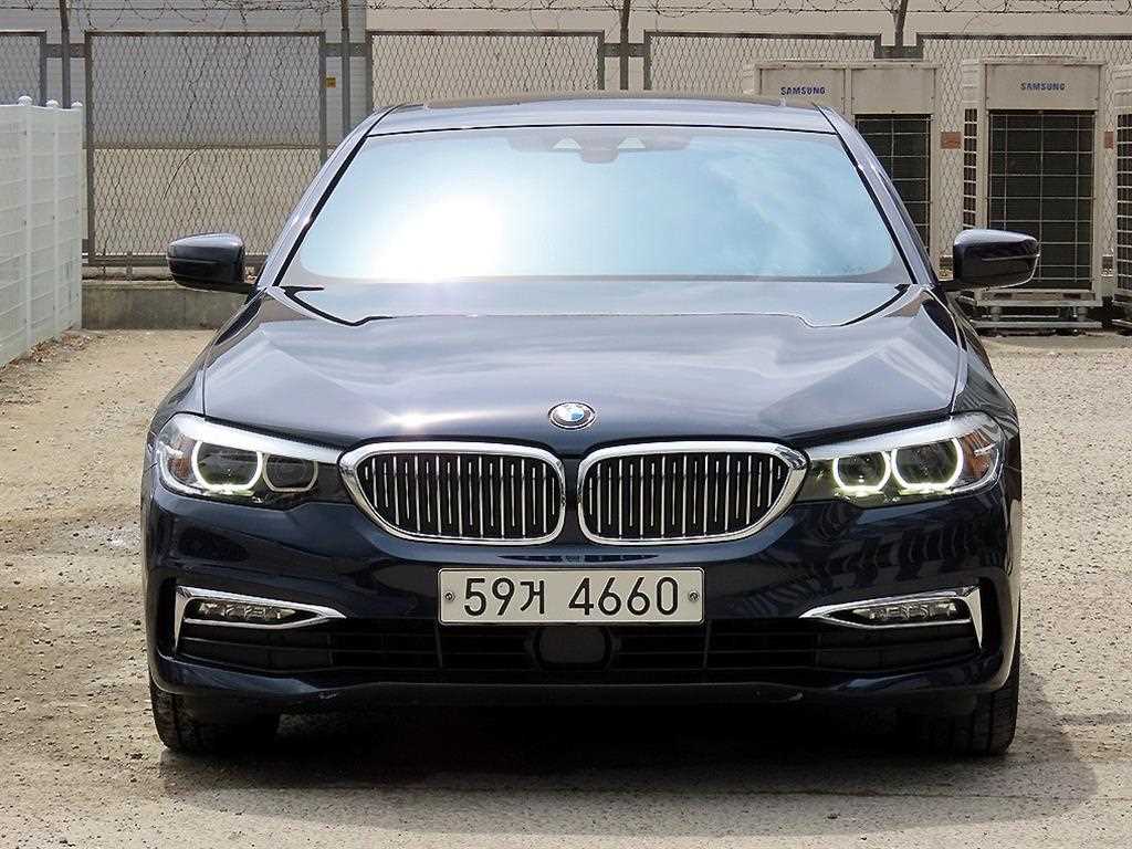 BMW 5 Series 2018 Azul - Importación desde Corea - HF Imports Iquique - Foto 1