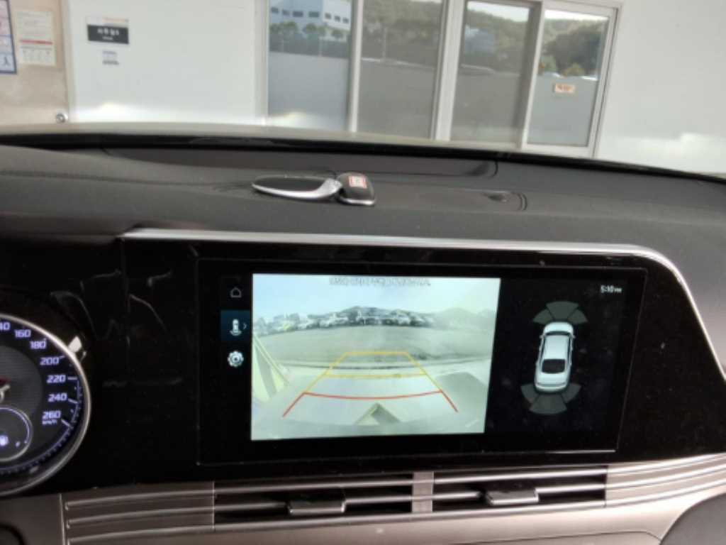 HYUNDAI Grandeur - Vista 5