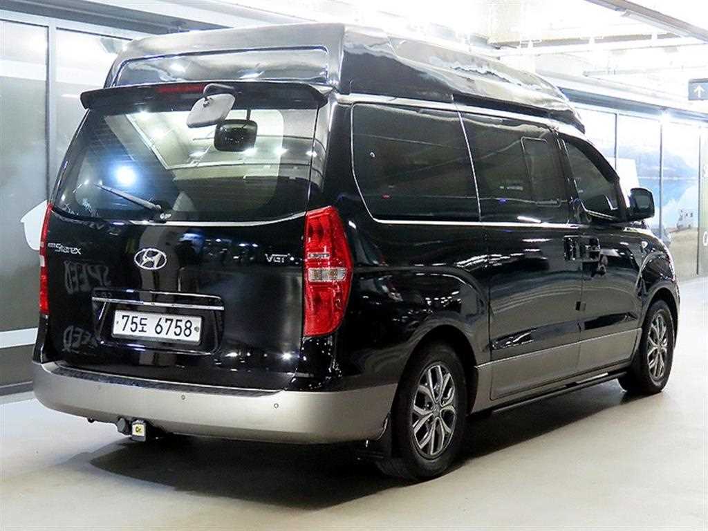 HYUNDAI Starex - Vista 4