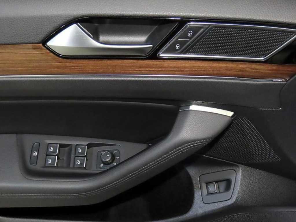 Volkswagen Passat 2018 Plateado - Importación desde Corea - HF Imports Iquique - Foto 14